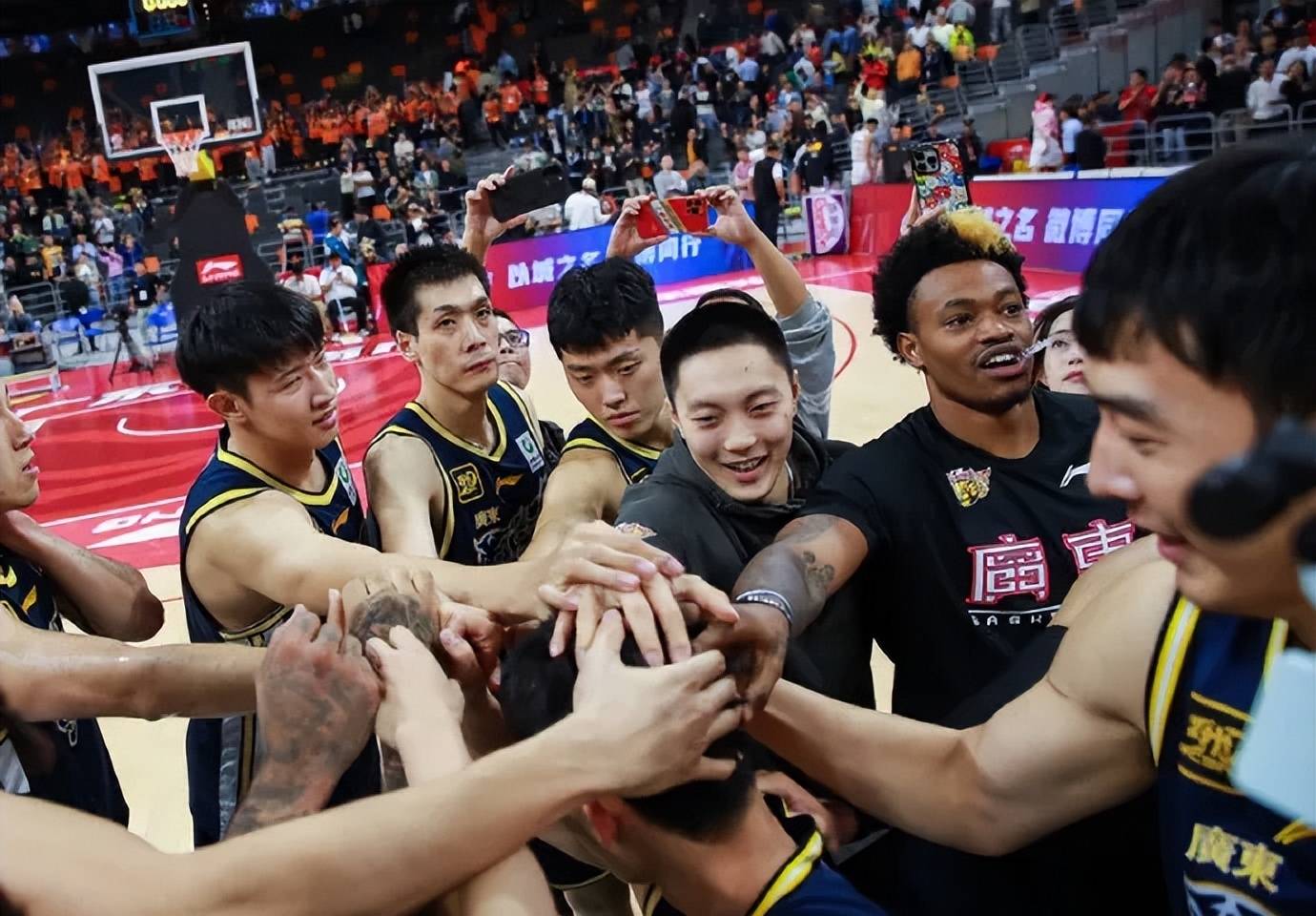 乐竞体育平台-关于江苏男篮备战对抗浙江队，全队精气神十足的信息