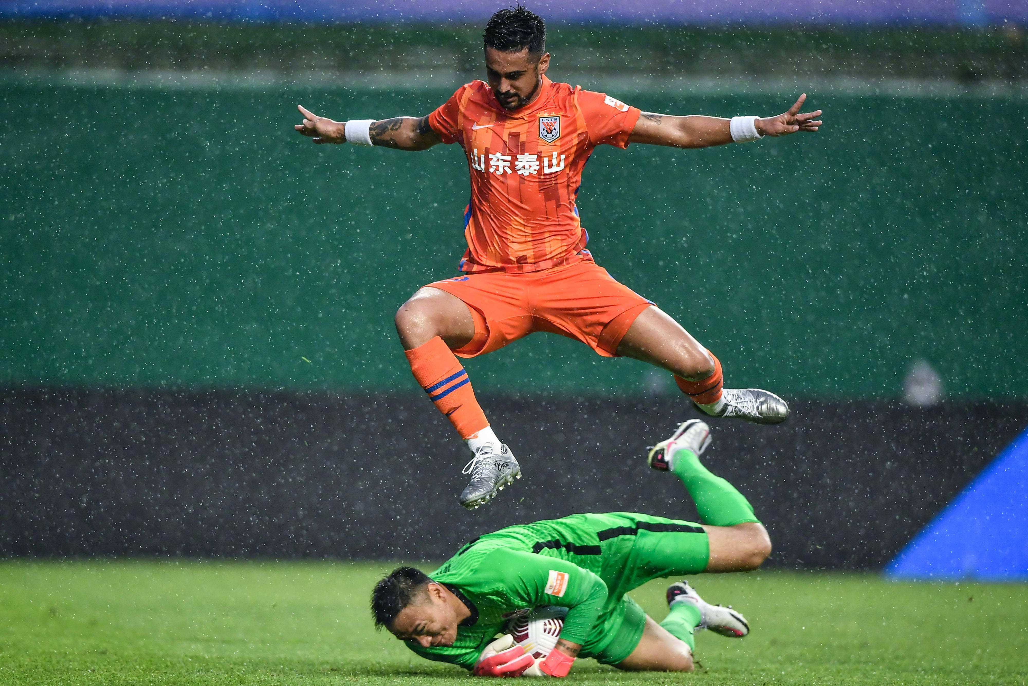 乐竞体育登录入口-恩菲尔德严阵以待，防守端力求零封对手的简单介绍