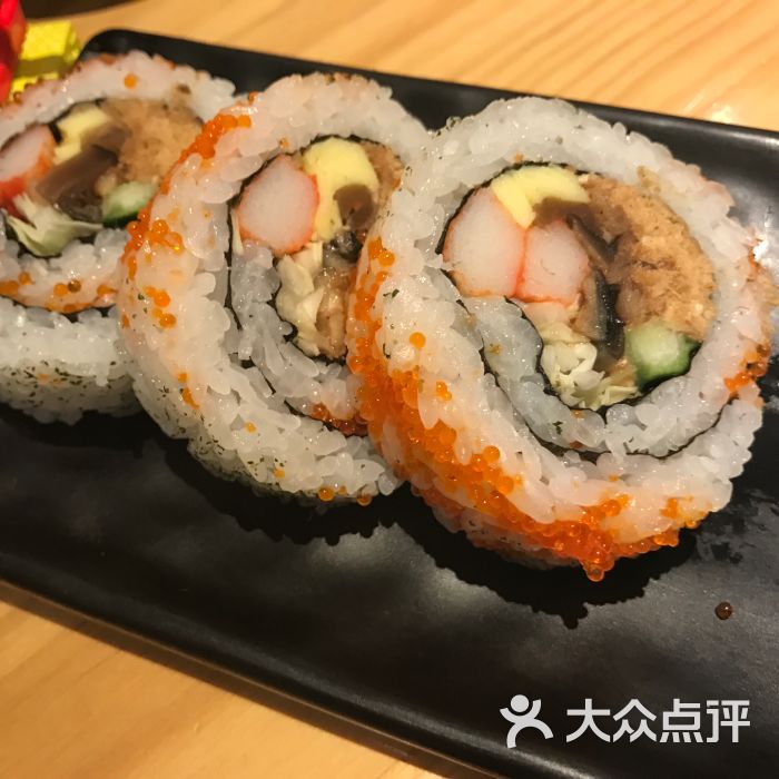 金鹰特攻在今日刀塔比赛中表现亮眼，从落后到翻盘，现场掌声雷动