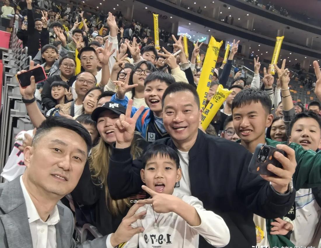 关于官宣！杜锋亲选卡巴加盟NBL，广东锁定23+17大外援，江苏队优先续约权倒计时的信息
