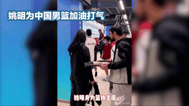 包含朱俊龙社媒晒照：全力备战中，中国男篮加油的词条