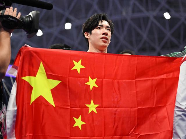 乐竞体育全站-南非选手跨出迈人之路，收获金银牌