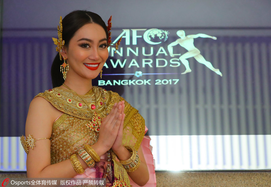 乐竞体育全站-包含亚洲足球传奇教练计划参加名人奖颁奖典礼的词条